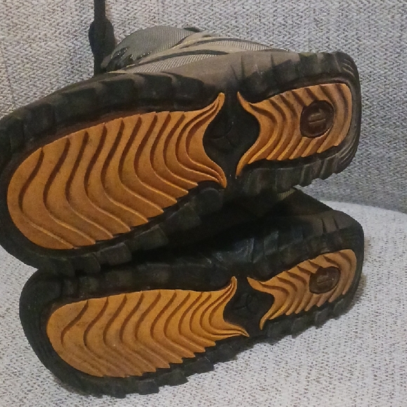 Used BURTON SKI BOOTS Boys Snowboard Boots - Picture 12 of 13